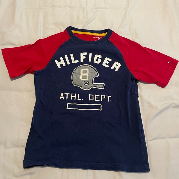 2 Tommy Hilfiger T-Shirts Boys Size S (6-7) - Picture 4 of 5